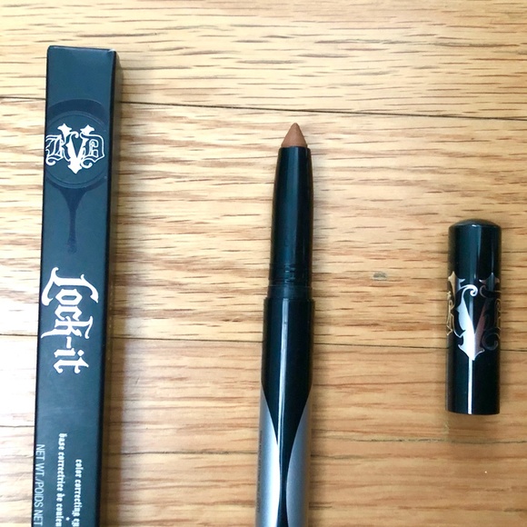Kat Von D "Deep" eyeshadow primer - Picture 4 of 5